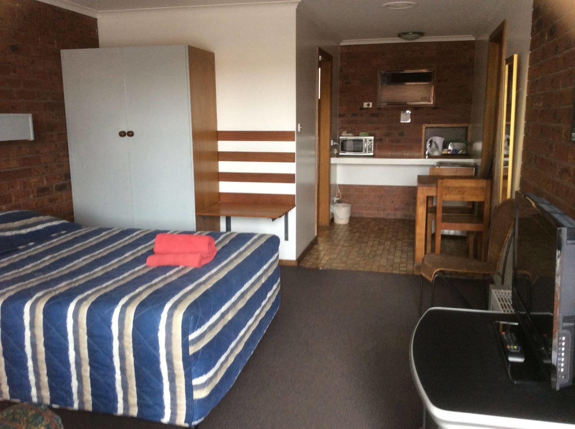 Kardinia Park Motel ジーロング エクステリア 写真