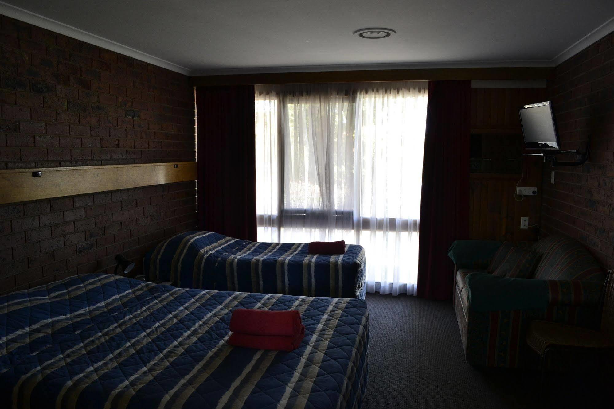 Kardinia Park Motel ジーロング エクステリア 写真