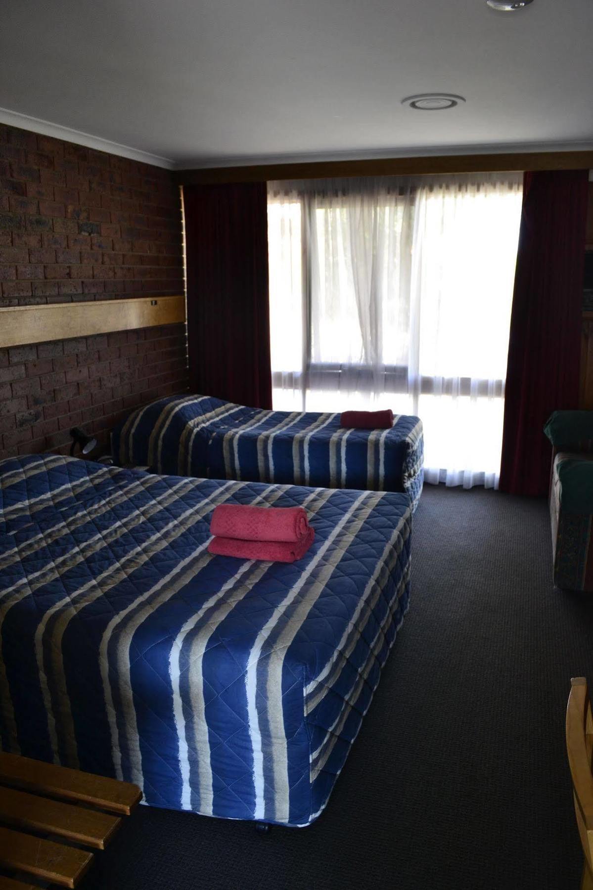 Kardinia Park Motel ジーロング エクステリア 写真