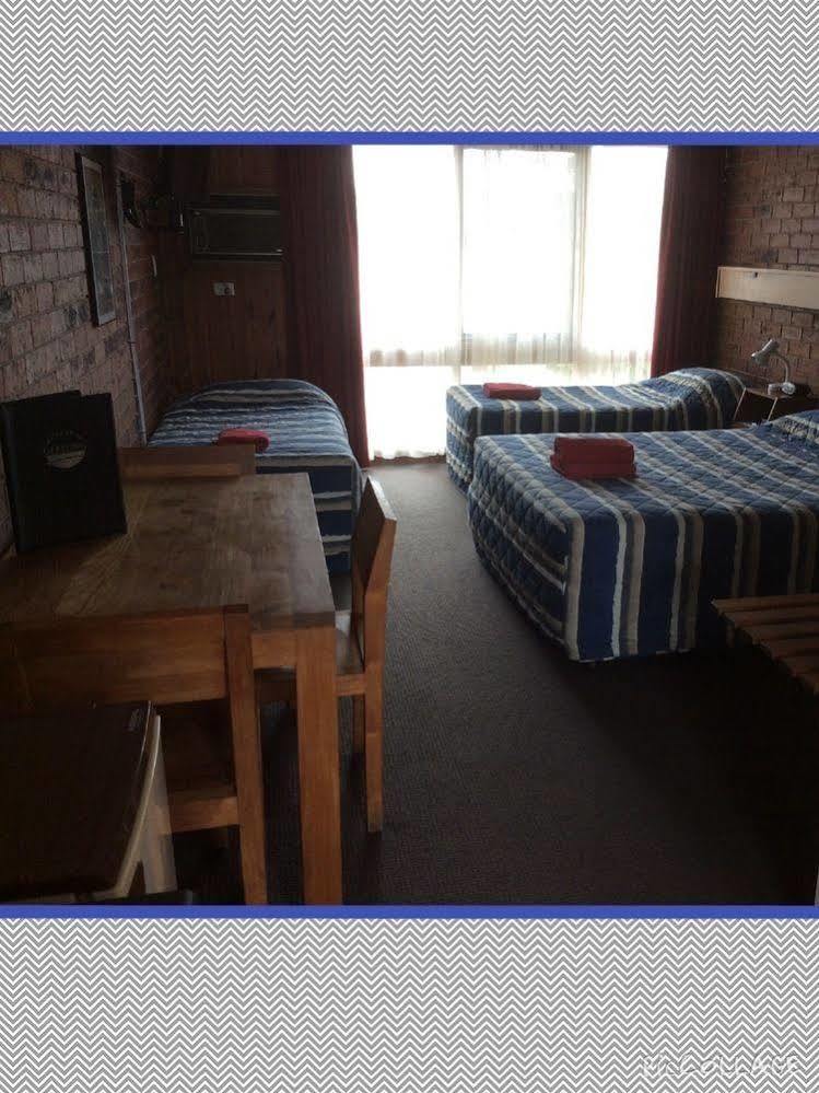Kardinia Park Motel ジーロング エクステリア 写真